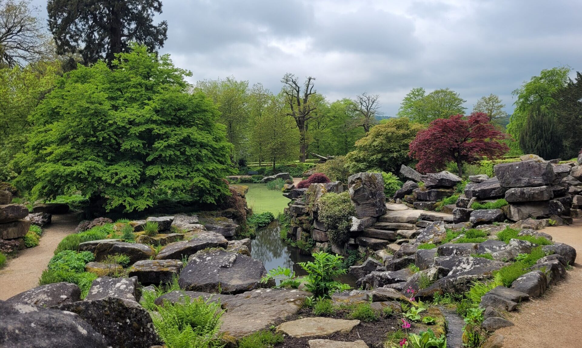 相手を見ずに相手の属性を見る、という事